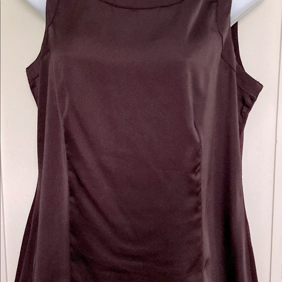 PERFECT layering piece for FALL😍 Ann Taylor Sleeveless Top - Medium - Picture 3 of 7